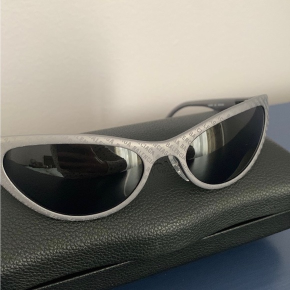 Balenciaga sunglasses Novelty - Picture 2 of 9